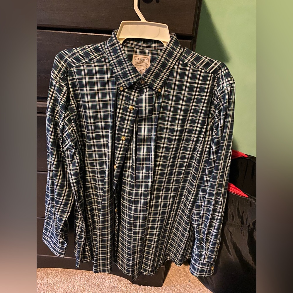 LL Bean Men’s Oxford. Navy.
